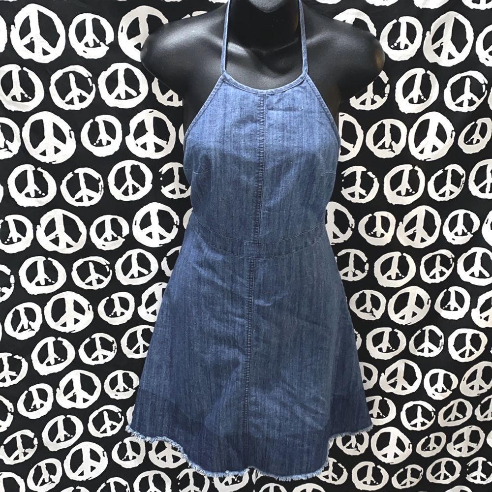 SIGNATURE8 HALTER BLUE DENIM RAW HEM DRESS SZ M